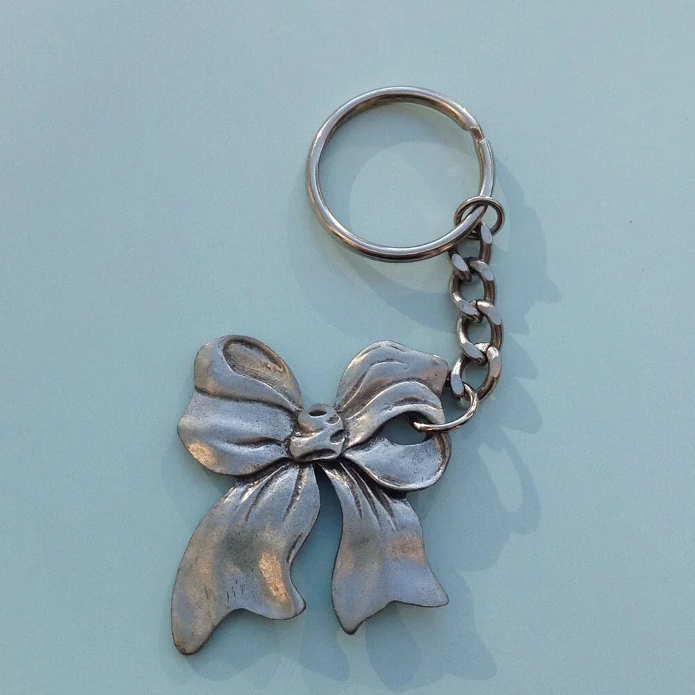 Seagull Pewter of Canada 1986 Animated Bow Key Chain Keychain Charm Fob